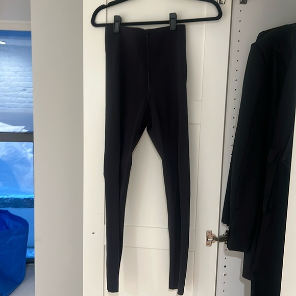 OYSHO Glute Enhancing Compression Tights - Picture 4 of 6